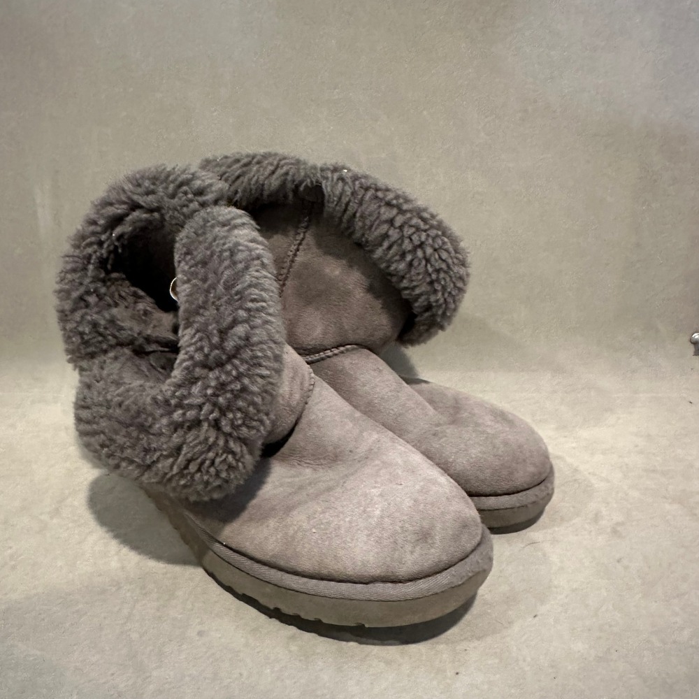 UGG Australia Grey Suede Shearling Cuff Boots Womens 8 Grey F19013G Winter Boot